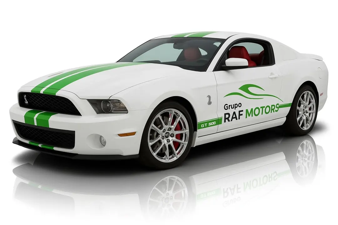 Ford Mustang com a identidade visual do Grupo RAF Motors